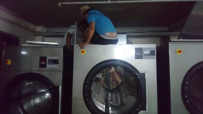 sửa máy giặt công nghiệp không hoạt động